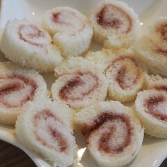 離乳食後期 イチゴジャムサンド レシピ 作り方 By も る す け 楽天レシピ 離乳食後期 イチゴジャムサンド レシピ 作り方 By も る す け 楽天レシピ
